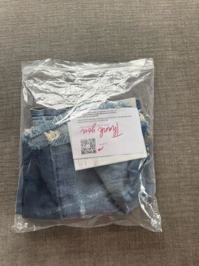 Judy Blue Light Wash Boyfriend Jeans with Distressed Hem